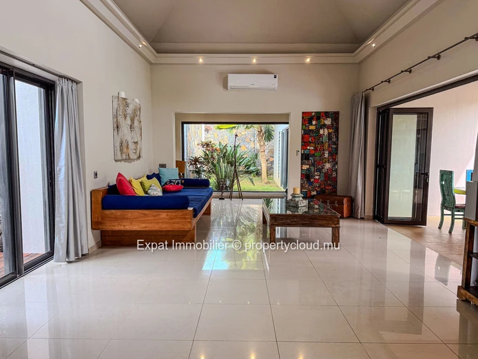 Exceptional Single-Storey 4-Bedroom Villa With Swimming Pool And Large Landscaped Garden – Grand Baie