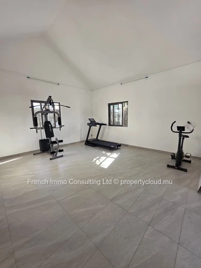 Villa neuve de 3 chambres, piscine commune et salle de sport a Grand Baie