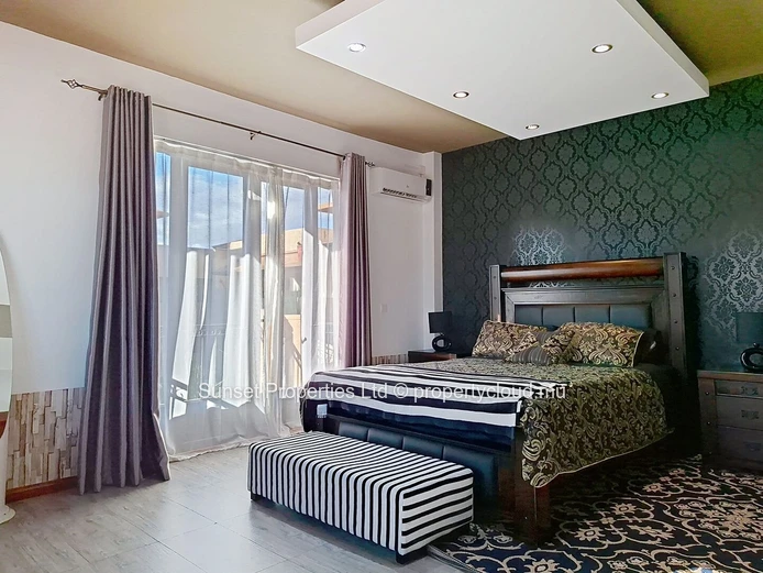 Penthouse | 3 Bedrooms | Sea & Mountain Views