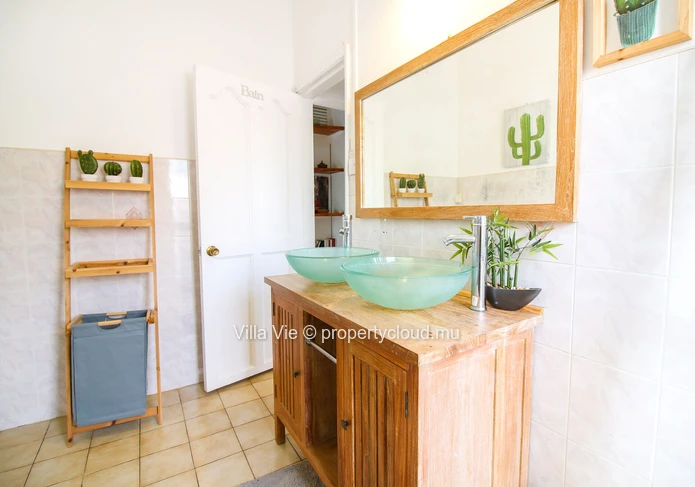 Pérèybere – Charming 4-bedroom house with a swimming pool (Sole Mandate)