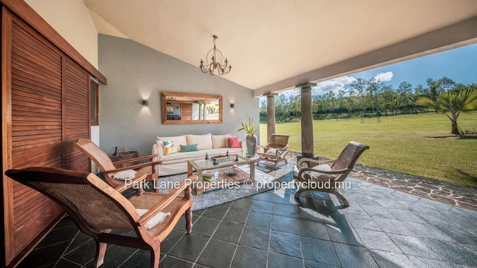 Charmante villa meublée dans un domaine sécurisé