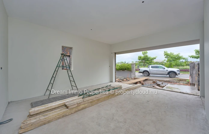 Prestigieuse villa de 5 chambres avec vue golf & accès mer au Parc de Mont Choisy – Ile Maurice