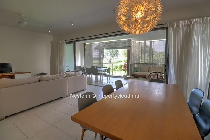 An exceptional 2-bed apartment in a golf estate 