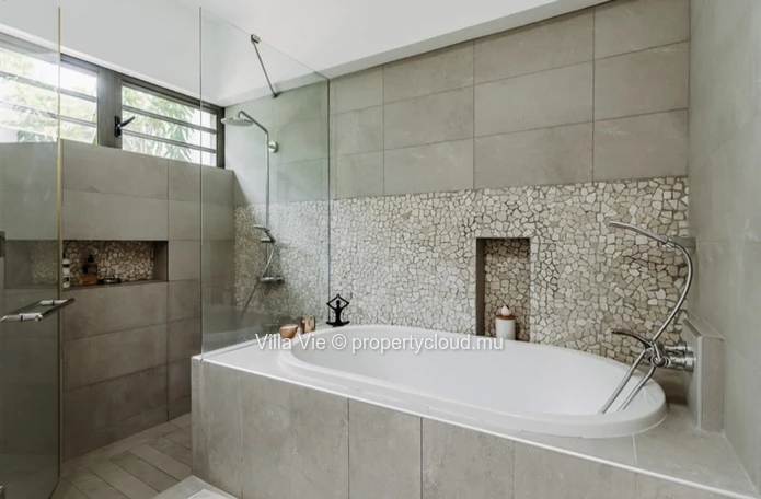 Cap Malheureux - Superb contemporary 3 bedroom villa on the beachfront