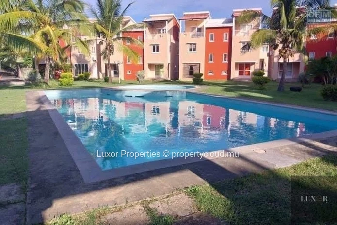 Beau triplex entièrement meublé à louer (longue et courte durée) – Melville, Grand Gaube