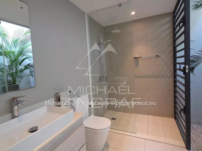 Exceptional Contemporary Villa in the Heart of Pereybere