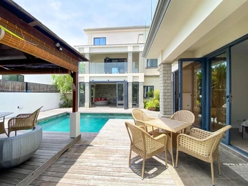 5 Bedroom Villa