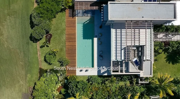 Villa juxtaposée vue mer: la maison de vos rêves vous attend !