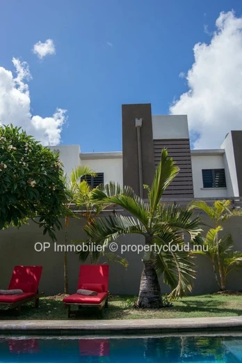 4-Bedroom House for Sale in Pereybere with Private Pool on 650m² Land