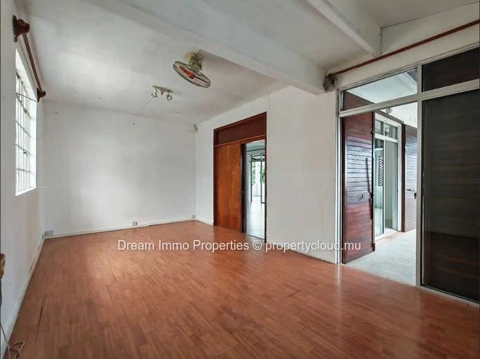 Price Drop ! Beautiful Spacious 7-Bedroom Villa In Beau Bassin – Mauritius