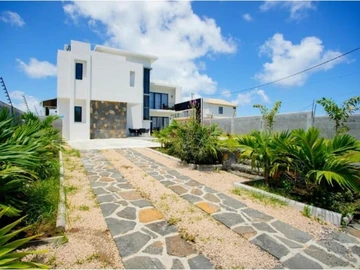 4 Bedroom Villa