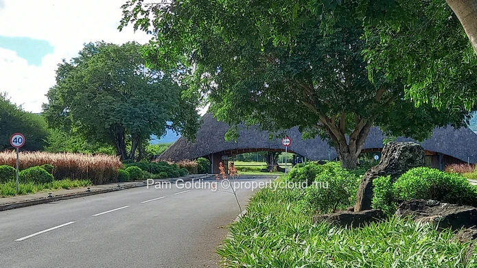 Secure this beautiful and large piece of land for yourself and build your dream home. (Sole Mandate)