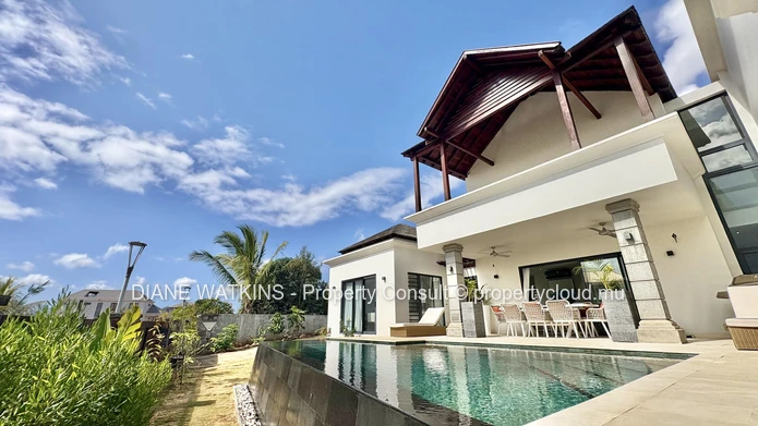Harmonie et Élégance – Villa de 4 Chambres à Louer avec Piscine et Bureau à Flic en Flac