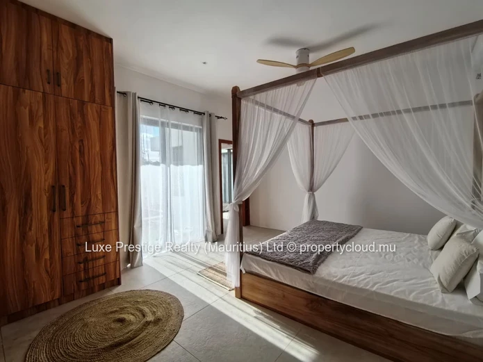 Villa neuve 3 chambres en suite à louer à Calodyne | À 350m de la mer | Rs 105,000 négociable