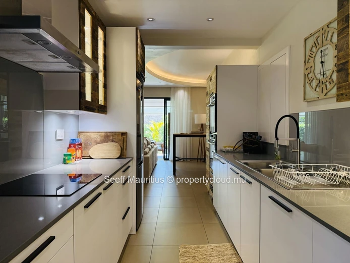Élégant Appartement Rez-de-Jardin 2,5 Chambres avec Jardin Privatif – Azuri