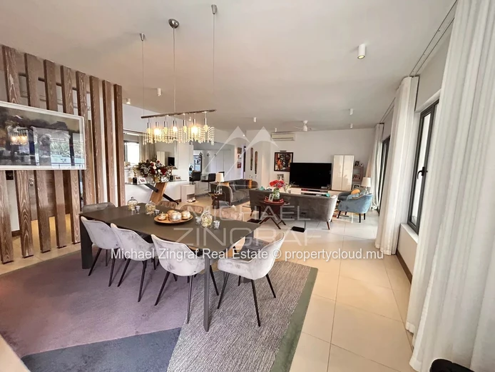 Private Beach Access - Penthouse in Pereybere