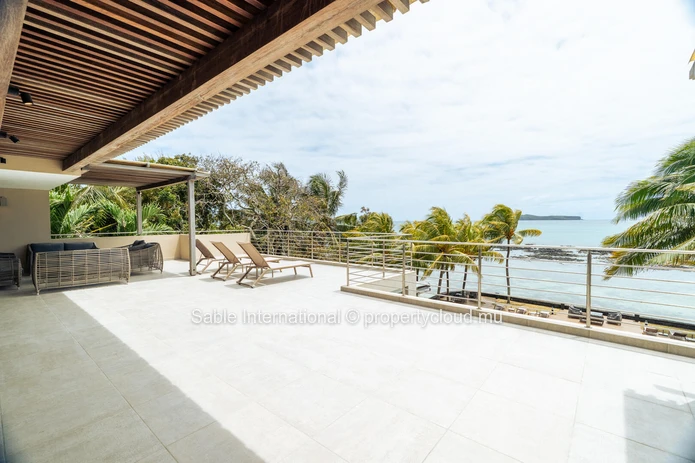 Luxury Beachfront Penthouse in Cap Malheureux with Sea Views and Communal Pool - Fully Furnished and Equipped 
