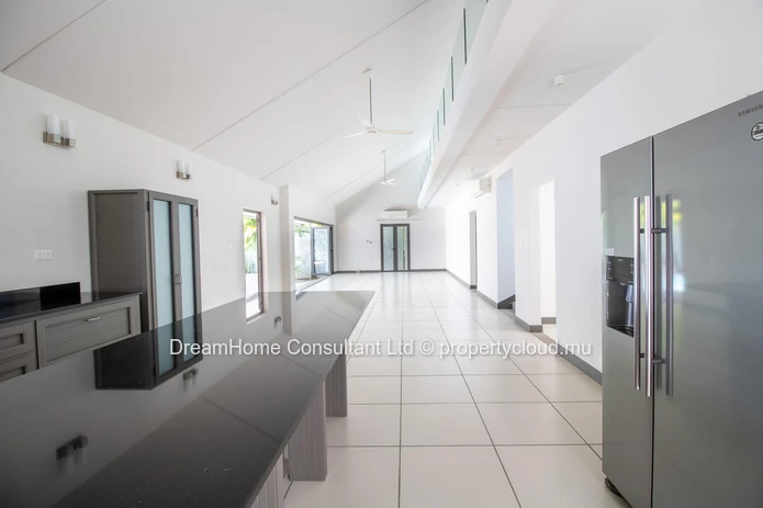 Maison familiale moderne à louer – Vue imprenable sur les montagnes ! - DISPONIBLE À PARTIR DE SEPTEMBRE !