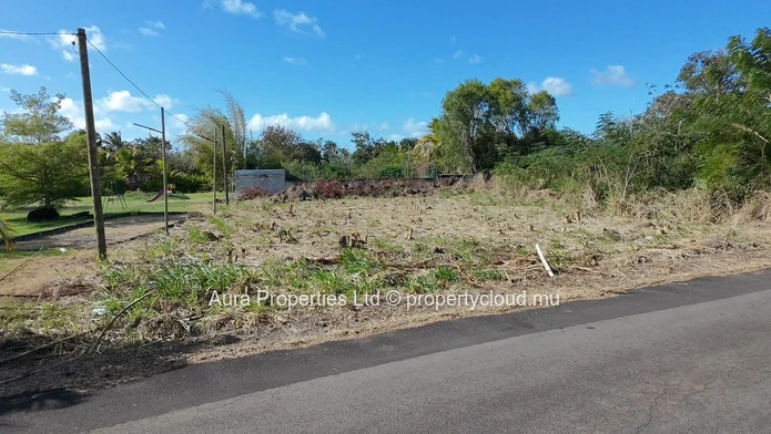 Road-Front 1002 m² Off-Plan Plot in Balaclava