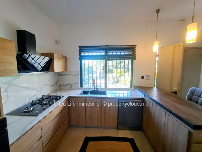 Maison meublée 2 chambres avec bureau à louer à Péreybère