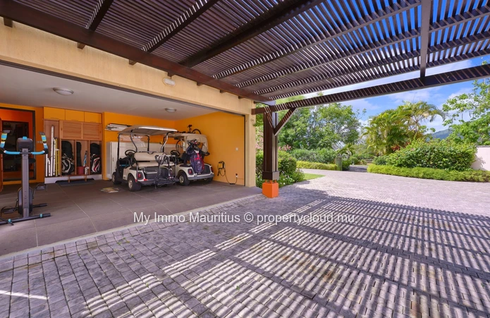 High-End Villa on Tamarina Golf Course – Exclusive Estate
