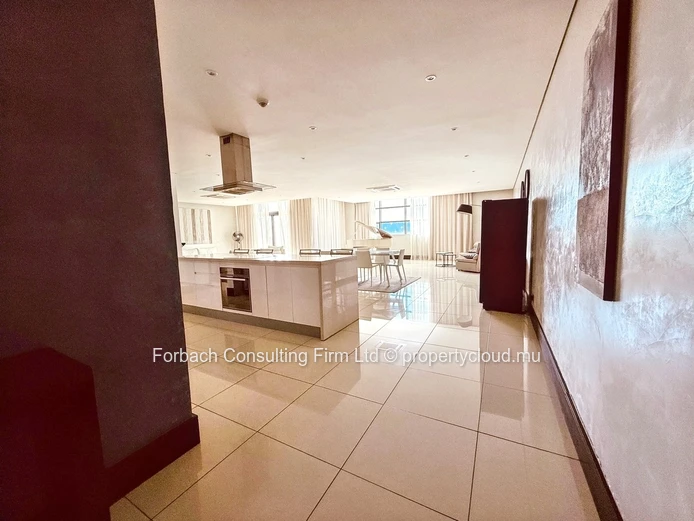 Grand Baie La Croisette- elegant apartment accessible to foreigners 