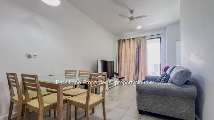 Appartement moderne de 2 chambres avec parking, idéalement situé près de CyberCity