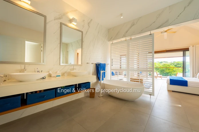 A Boater’s Dream – Luxury Living in a marina