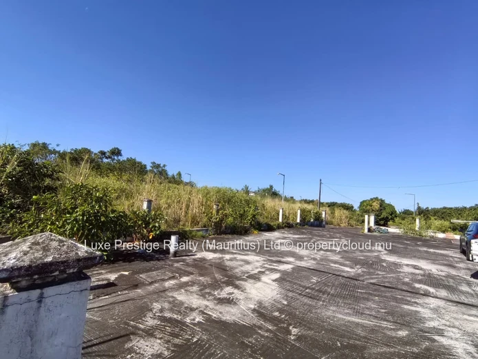 Immeuble Commercial de Premier Choix à Louer à Rose Belle | Visibilité Exceptionnelle depuis l’Autoroute | Idéal pour...