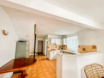 6 Bedroom House