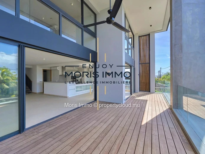 Exceptional sea view duplex apartment for sale in Pointe aux Canonniers