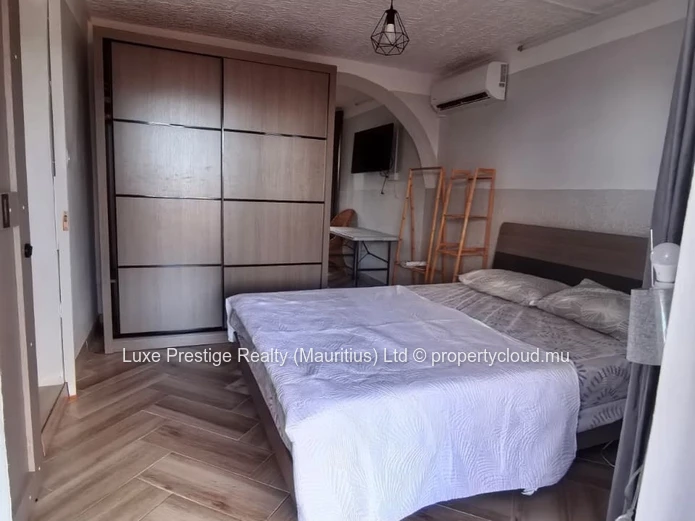 Fully Furnished 1-Bedroom Apartment for Rent in Pereybère | Balcony, Air Conditioning & Secure Gated Property
