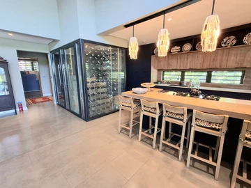  Côte Nord-Est – Magnifique Villa À Vendre