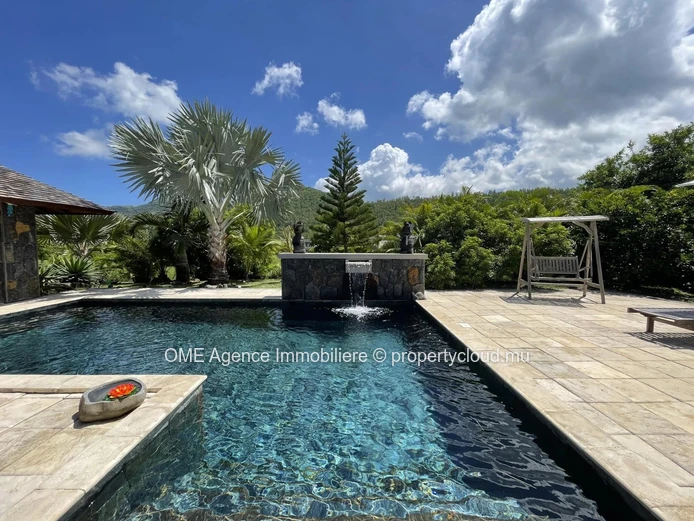 RIVIERE NOIRE - Sublime villa surrounded by greenery - 4 bedrooms