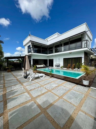 Exclusive 4 bedrooms Luxury Villa for Rent - Grand Baie | Rs 115,000 (NEG)