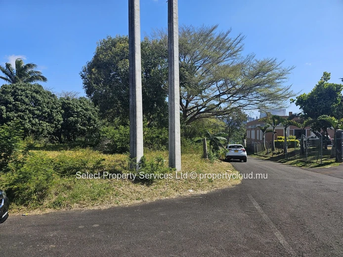 Prime Freehold Land for Sale in Moka