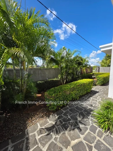 Belle villa moderne de 4 chambres a mon choisy