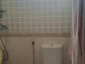6 Bedroom House