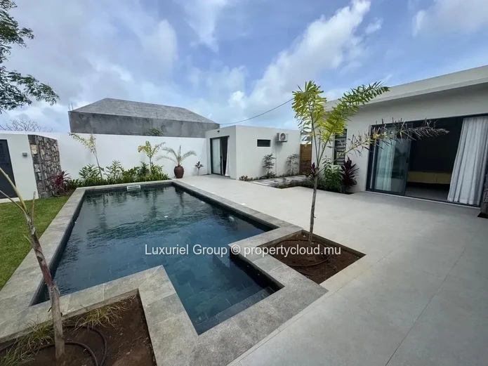 Élégante Villa Moderne avec Piscine à Louer – Grand Baie