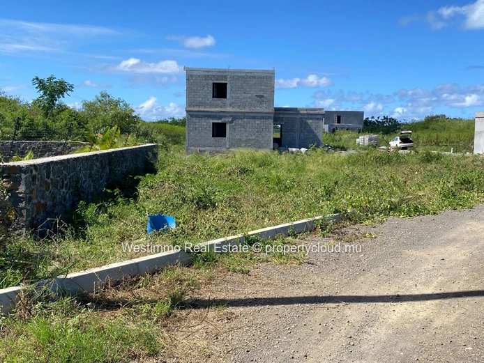 507 m² residential land for sale in Péreybère