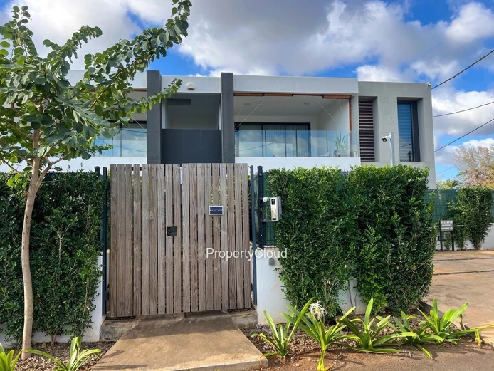 For Rent - 3-Bedroom Apartment - Albion