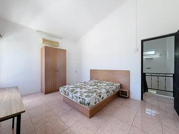 10 Bedroom Apartment