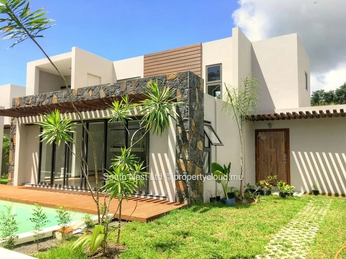 Villa contemporaine de 3 chambres en suite avec piscine privée dans une résidence sécurisée