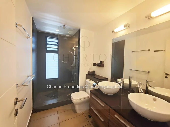 3-bedroom apartment in a green haven