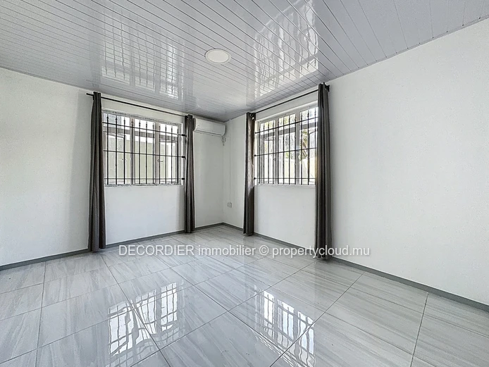 À Louer – Immeuble commercial de 4 Lots à Grand Baie