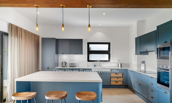 Furnished 3-bedroom apartment with pool for rent in St Antoine