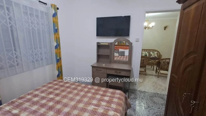CLEAN & SPACIOUS 3-BEDROOM APARTMENT FOR RENT IN FLIC EN FLAC  ~ 3 Mins Walk to Flic en Flac Beach