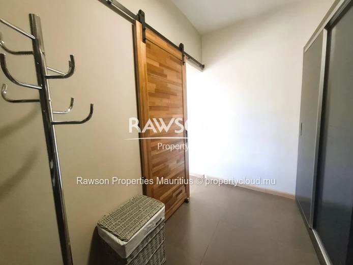 A Vendre : Villa Moderne De 4 Chambres -  Trou Aux Biches 
