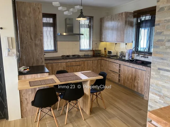 Maison / Villa - 5 chambres - Eb00e8ne - Ref. MA45488LO