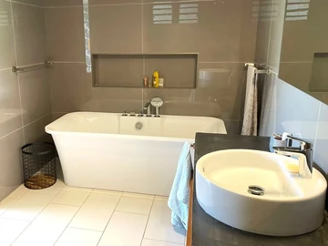 5 Bedroom Villa